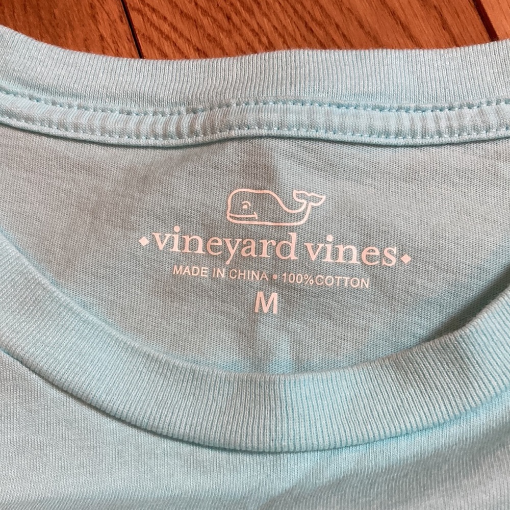 NWOT! Mens Vineyard Vines light green long sleeved t-shirt - Picture 3 of 6